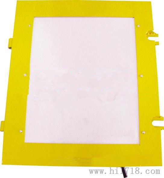 LDM-T溜槽堵塞檢測(cè)開關(guān),LDM-G型溜槽堵塞保護(hù)裝置安裝與接線安裝方法:1、在溜槽側(cè)壁一適當(dāng)位置開240×260長方口,然后在開口上方約100~200mm處,溜槽內(nèi)壁焊接一塊長300mm左右的擋板,以防大塊物料落下直接沖擊活動(dòng)門發(fā)生誤動(dòng)作。再用隨機(jī)所配橡膠板將開口完全覆蓋、封閉。1、將本裝置用M10×25螺栓緊固在彎角件上即可。安裝要領(lǐng)及主要事項(xiàng),1、本系列溜槽堵塞開關(guān)可兩個(gè)為一組,安裝于溜槽相對(duì)的并且不受物料沖擊的兩個(gè)側(cè)壁上,高度根據(jù)用戶需要而定。一般安裝在溜槽底部向上三分之二高度為宜。2、本系列產(chǎn)品裝置也可用四個(gè)分兩組使用,一組安裝在溜槽側(cè)壁從底算起三分之一相對(duì)高度,作為輕度堵塞檢測(cè)。溜槽堵塞開關(guān)用于接振打裝置信號(hào),當(dāng)溜槽發(fā)生堵塞時(shí),振打裝置接收到信號(hào)后,便開始振打;另一組安裝底部三分之二處,作為重度堵塞時(shí)輸出停機(jī)信號(hào)。,堵塞保護(hù)裝置 LDM-T溜槽堵塞檢測(cè)開關(guān),堵塞保護(hù)裝置